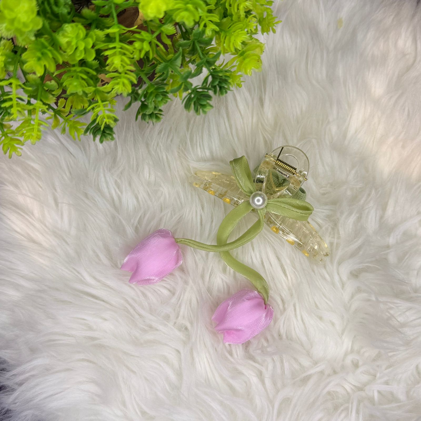 TULIP HAIR CLAW CLIP