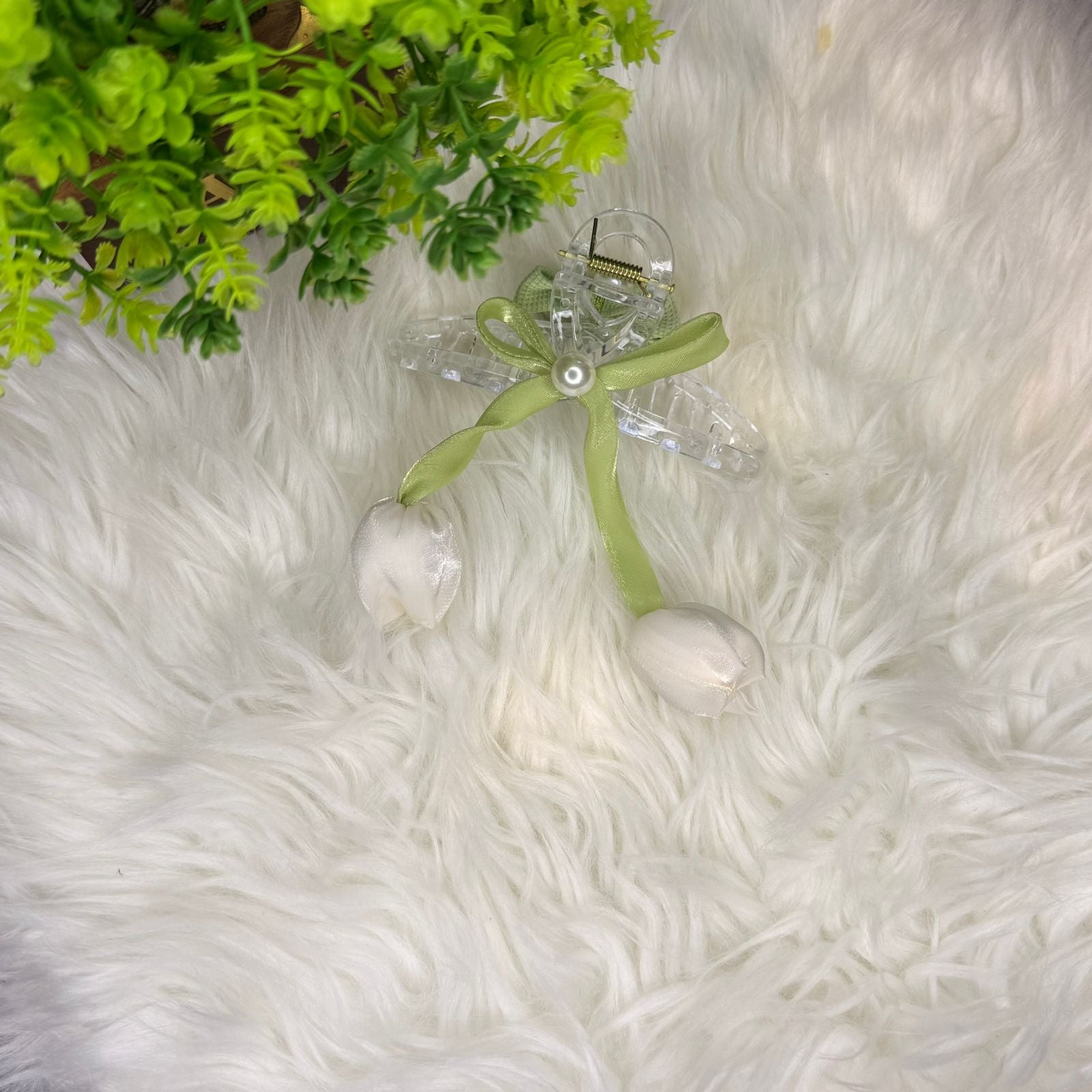 TULIP HAIR CLAW CLIP