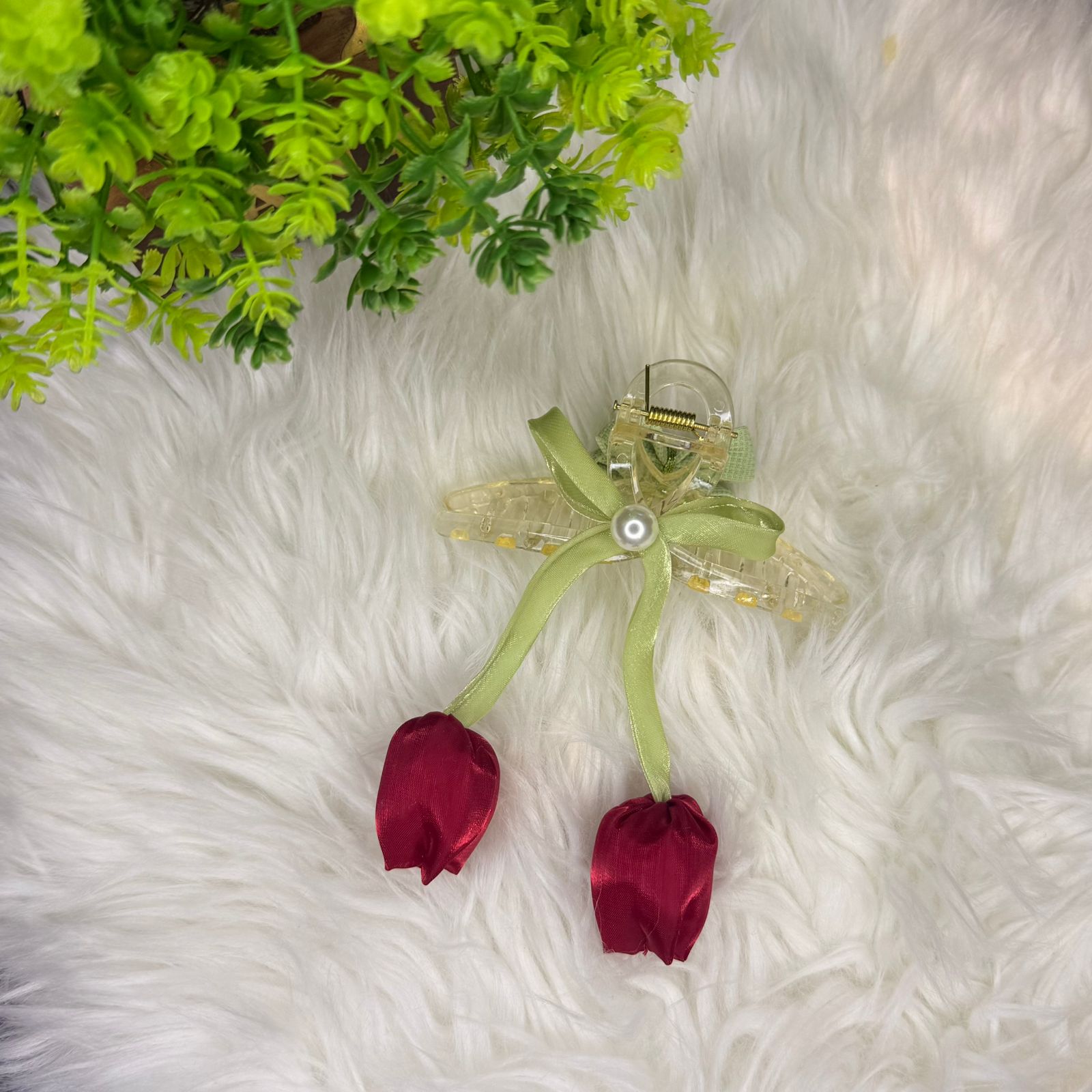 TULIP HAIR CLAW CLIP